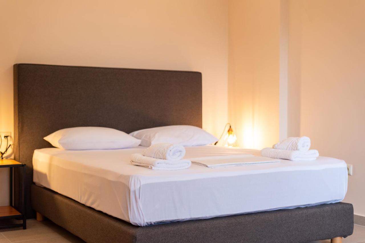 Mini Near Athen's Airport Free Shuttle From And To Athen's Airport Hotel